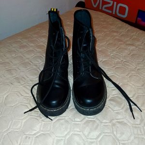 Size 40. Black combat boots fit 9 Shein